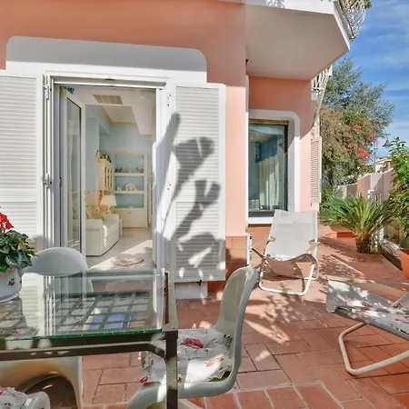 La Bouganville House Apartmán