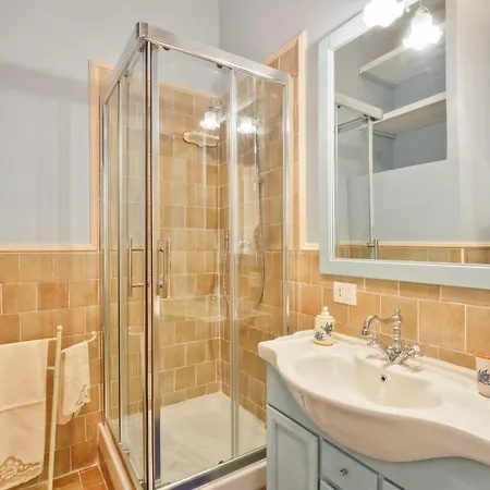 La Bouganville House *