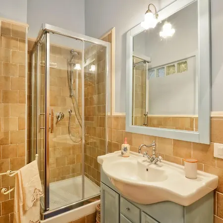 Apartment La Bouganville Holiday House *
