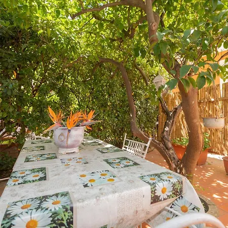 Apartment La Bouganville Holiday House *