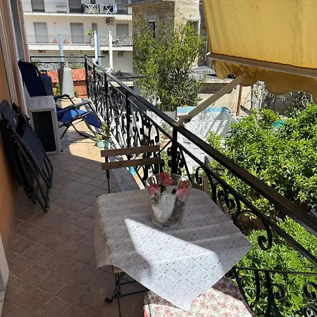 Apartment La Bouganville Holiday House
