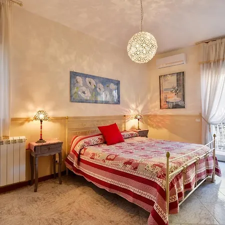 La Bouganville Holiday House *